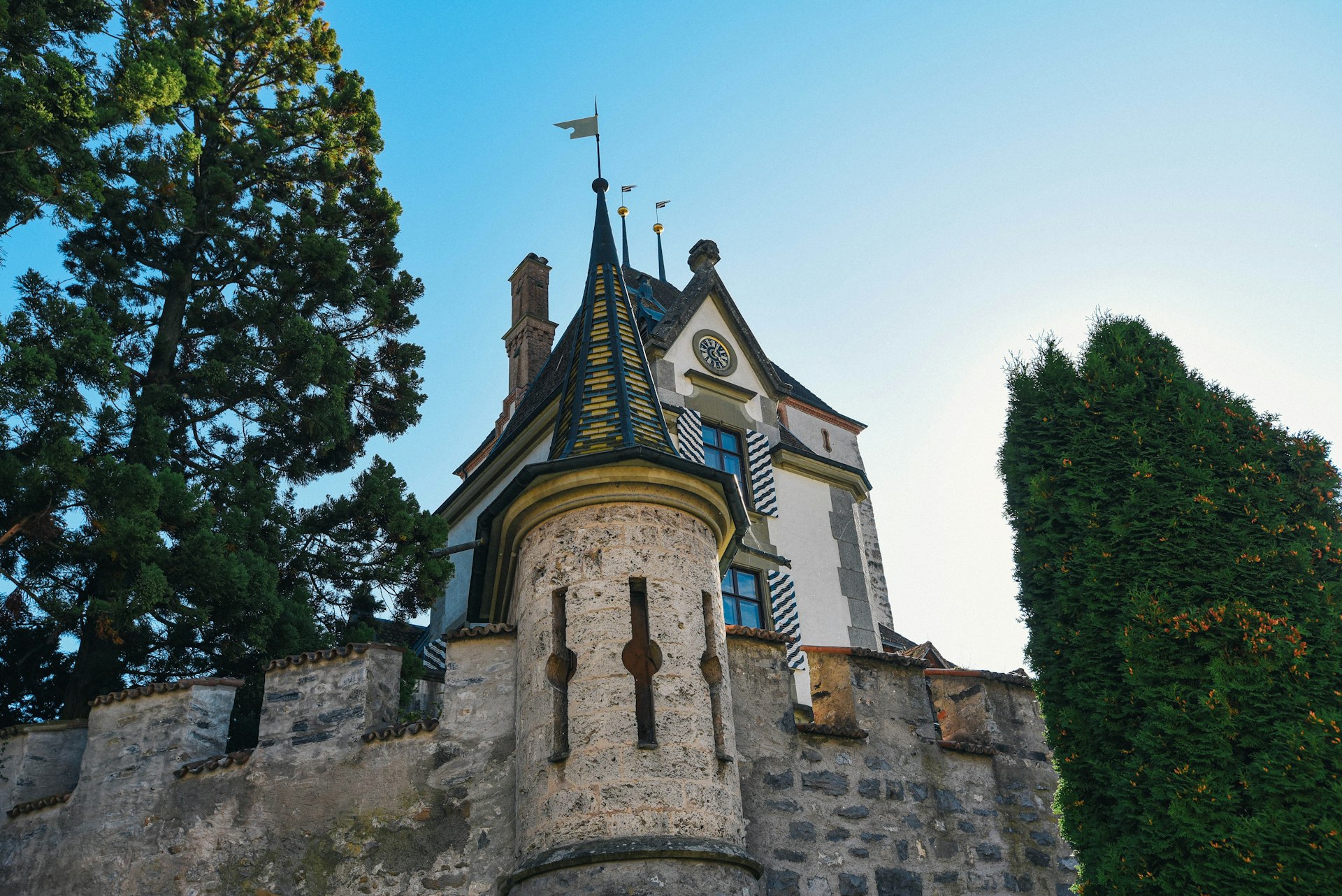 a building with a steeple